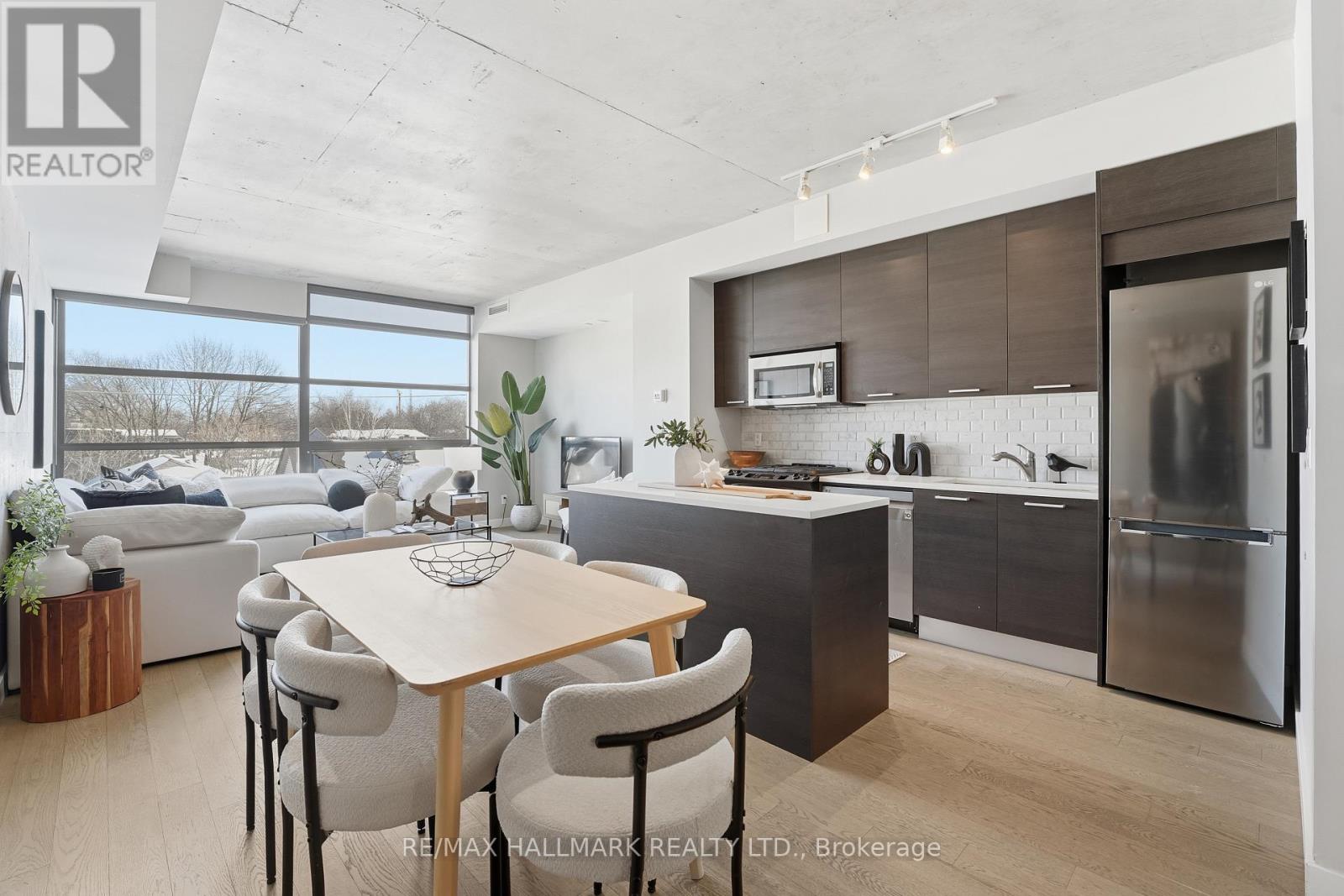 305 - 90 BROADVIEW AVENUE, Toronto, Ontario