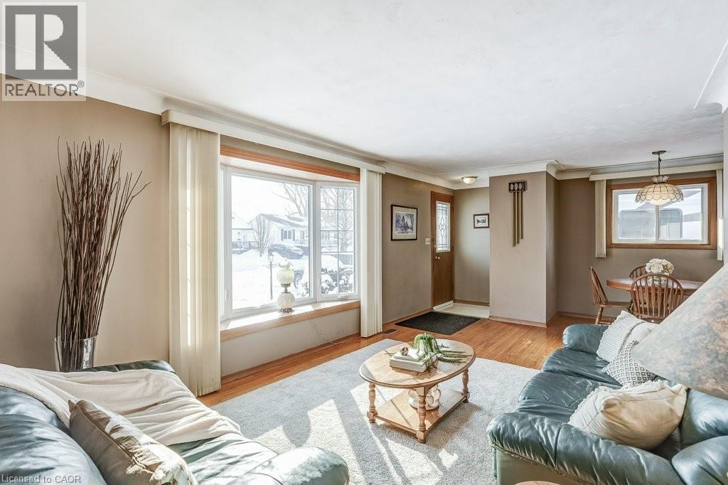 79 Fairview Road, Grimsby, Ontario  L3M 3L6 - Photo 5 - 40800350