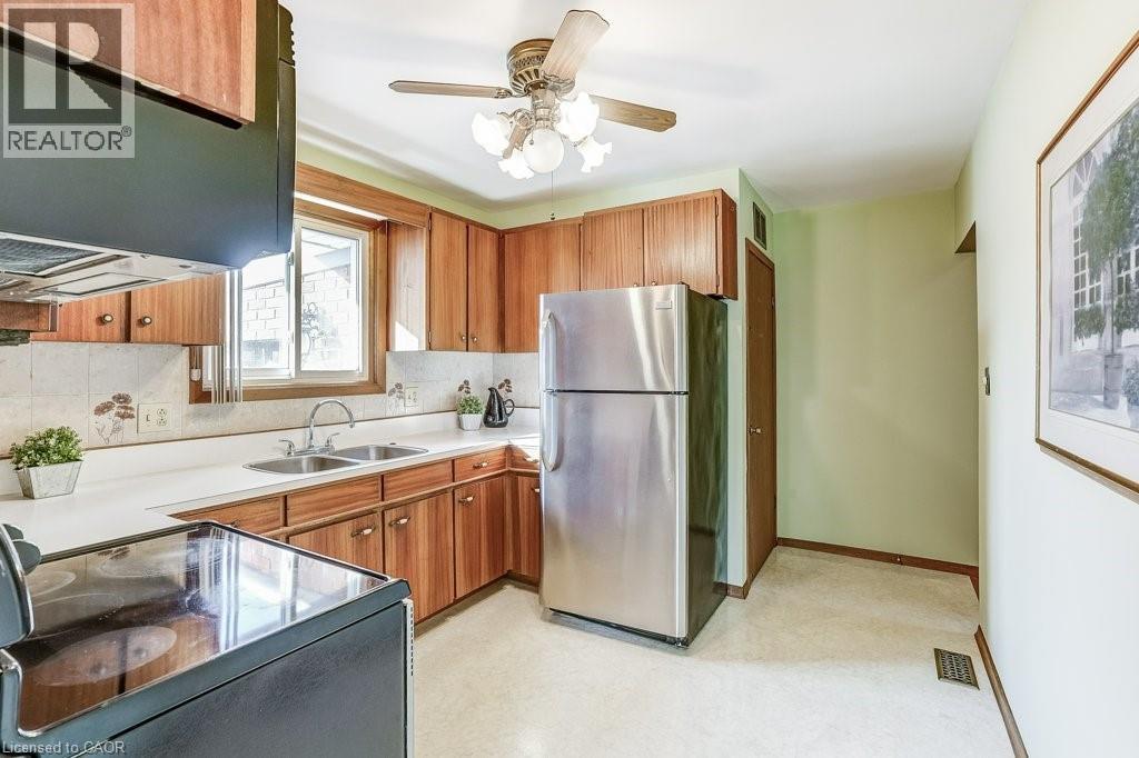 79 Fairview Road, Grimsby, Ontario  L3M 3L6 - Photo 9 - 40800350