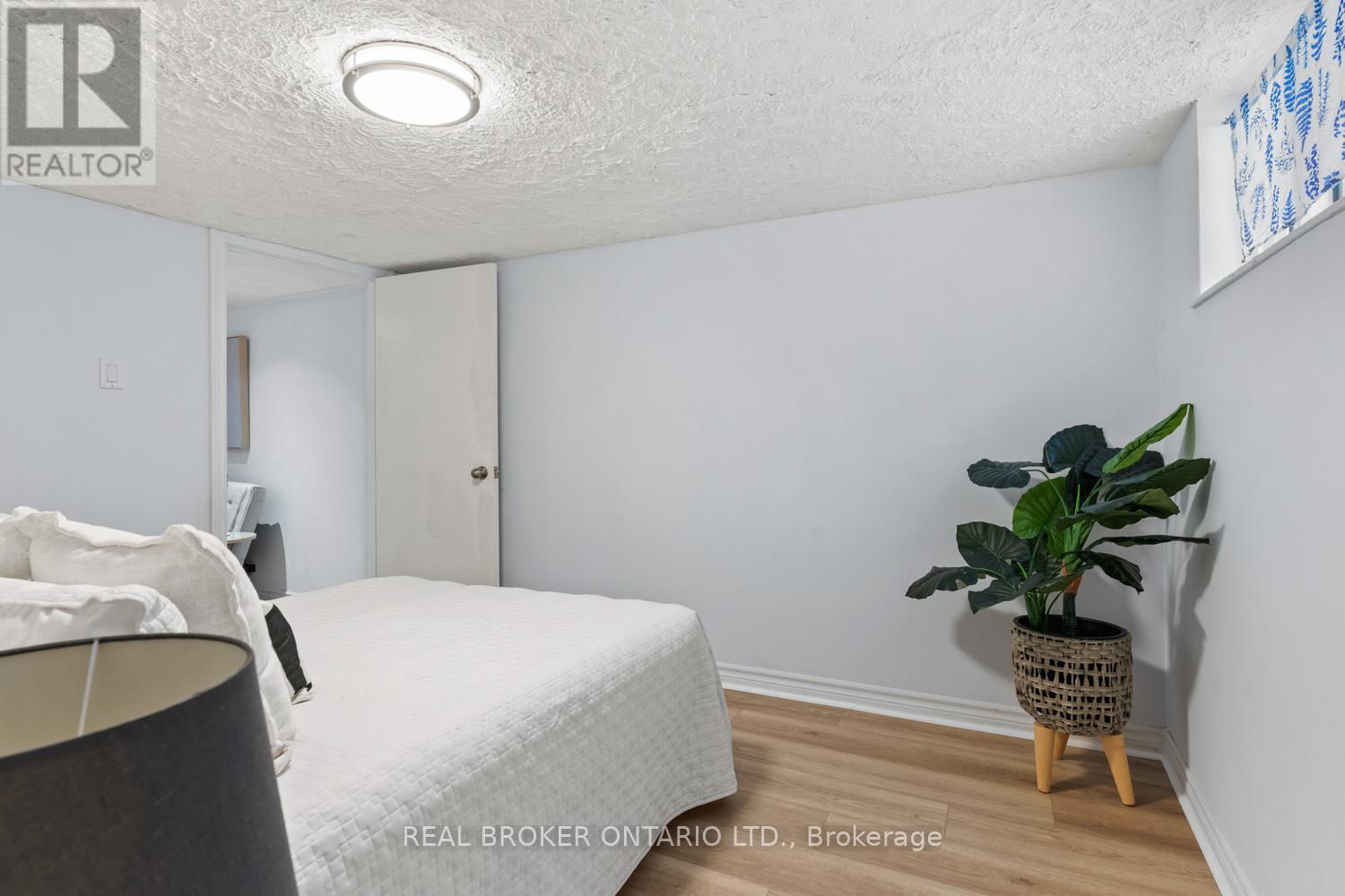 680 Mortimer Avenue, Toronto, Ontario  M4C 2K2 - Photo 23 - E12761214