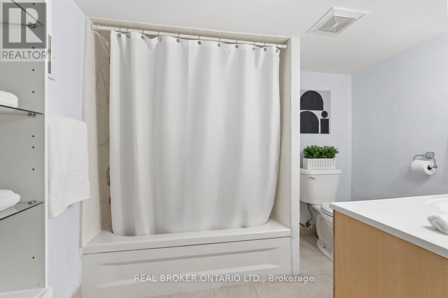 680 Mortimer Avenue, Toronto, Ontario  M4C 2K2 - Photo 28 - E12761214