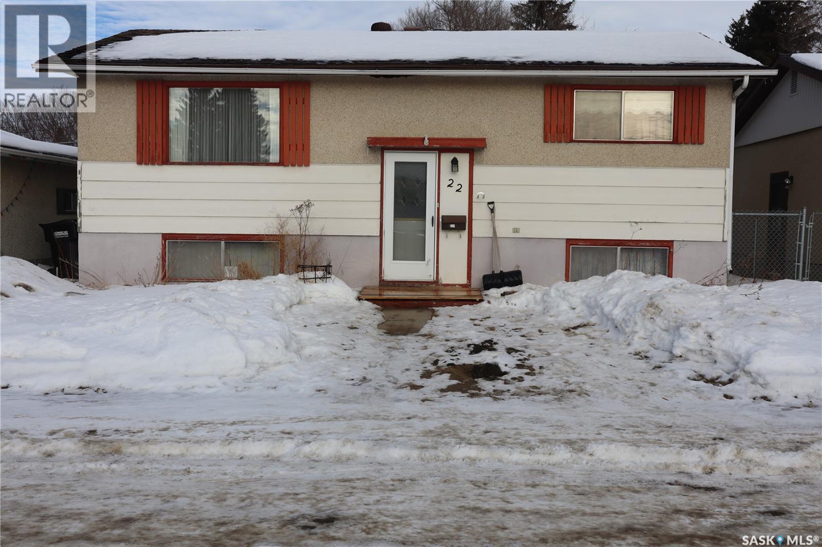 22 Ramsay Court, Saskatoon, Saskatchewan  S7H 4H1 - Photo 1 - SK028072