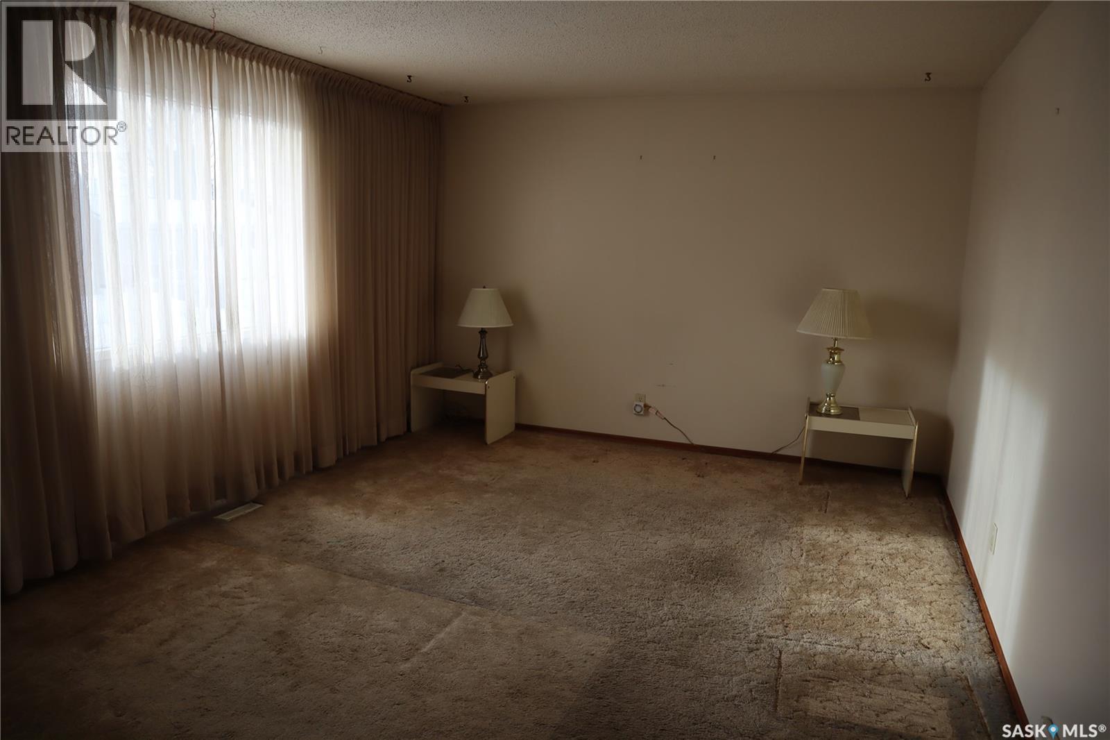 22 Ramsay Court, Saskatoon, Saskatchewan  S7H 4H1 - Photo 2 - SK028072