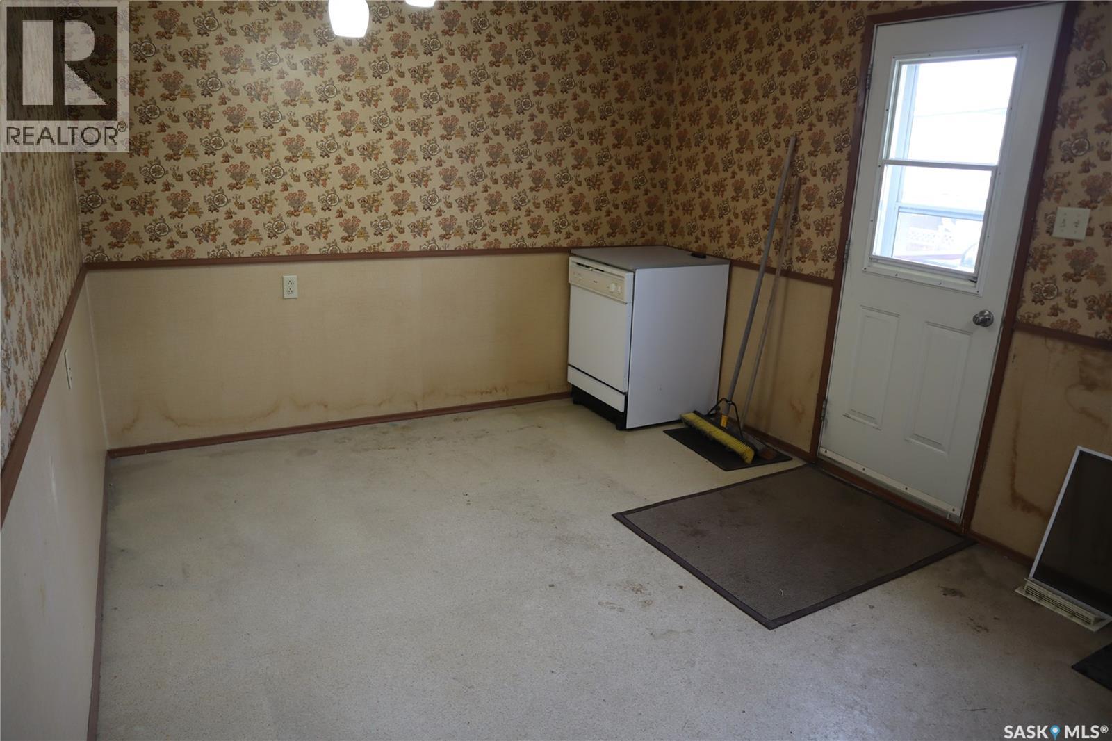 22 Ramsay Court, Saskatoon, Saskatchewan  S7H 4H1 - Photo 6 - SK028072