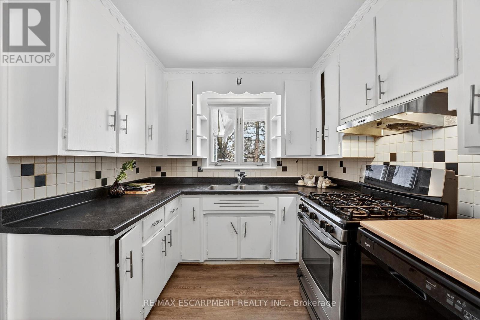 617 Lock Street W, Haldimand, Ontario  N1A 1V9 - Photo 17 - X12767472