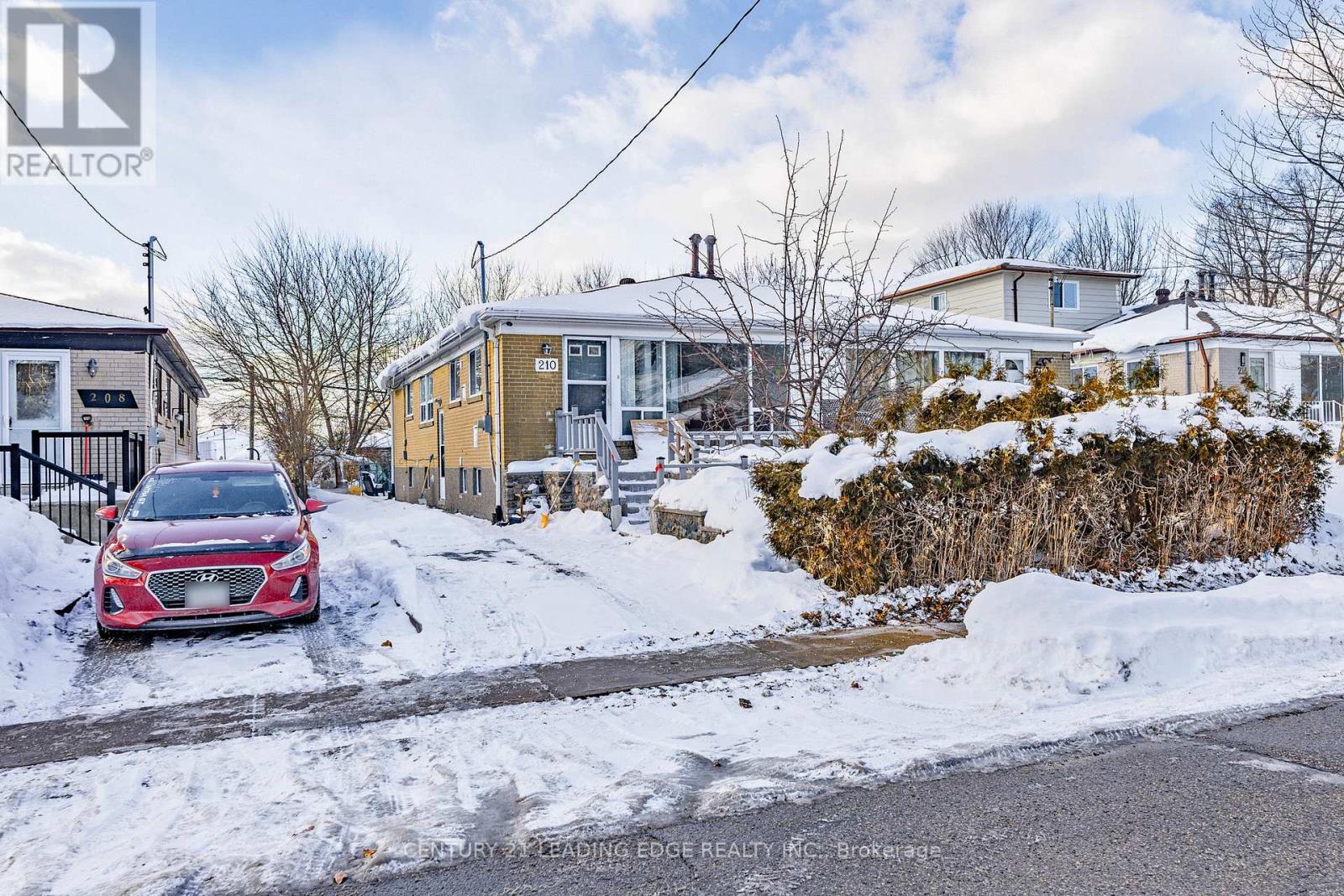 210 LINDEN AVENUE, Toronto, Ontario