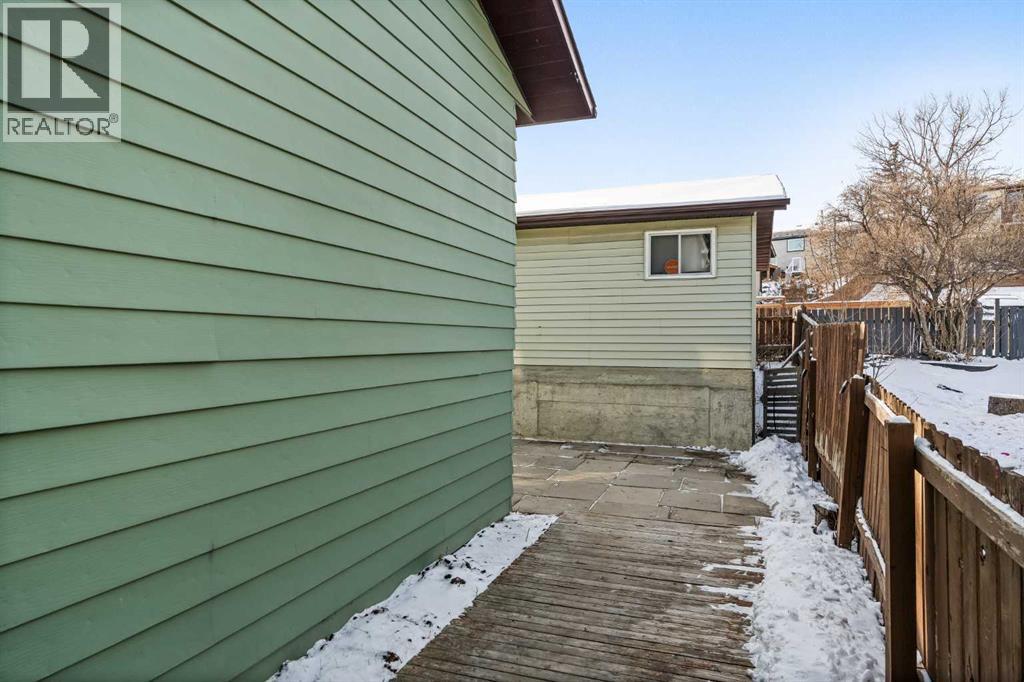 1343 Berkley Drive Nw, Calgary, Alberta  T3K 1T4 - Photo 42 - A2281545