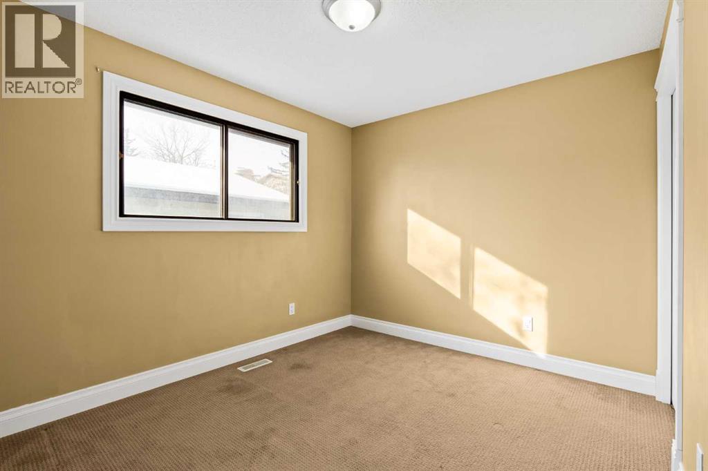 1343 Berkley Drive Nw, Calgary, Alberta  T3K 1T4 - Photo 18 - A2281545