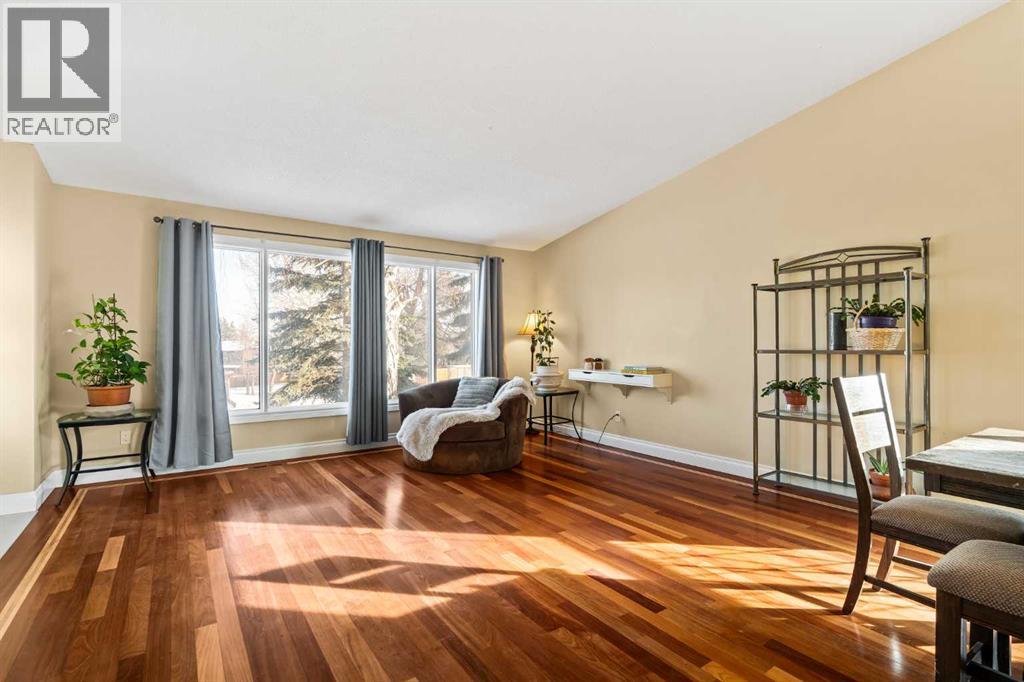 1343 Berkley Drive Nw, Calgary, Alberta  T3K 1T4 - Photo 2 - A2281545