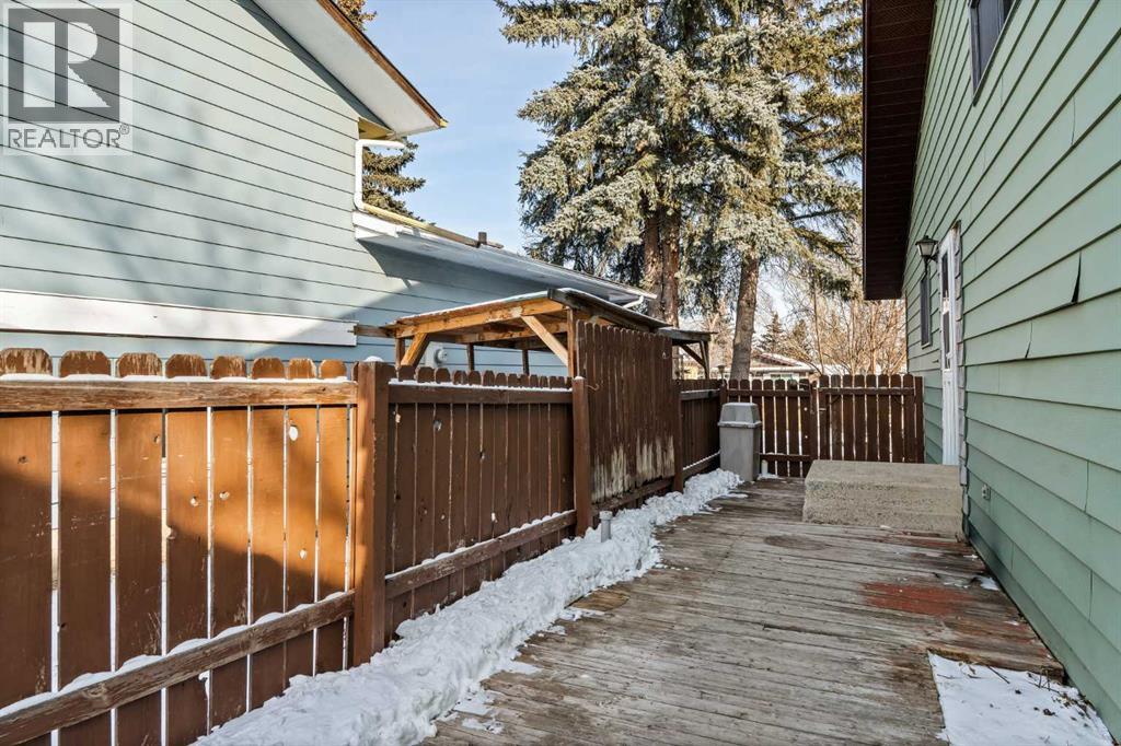 1343 Berkley Drive Nw, Calgary, Alberta  T3K 1T4 - Photo 36 - A2281545