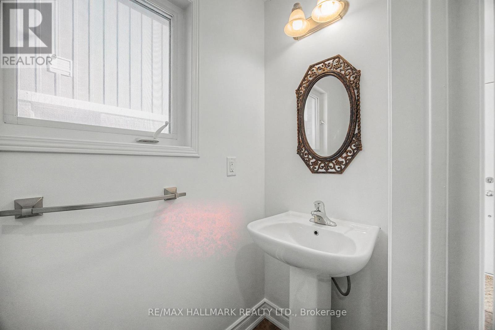 52 Acorn Lane, Bradford West Gwillimbury, Ontario  L3Z 0H6 - Photo 24 - N12760478