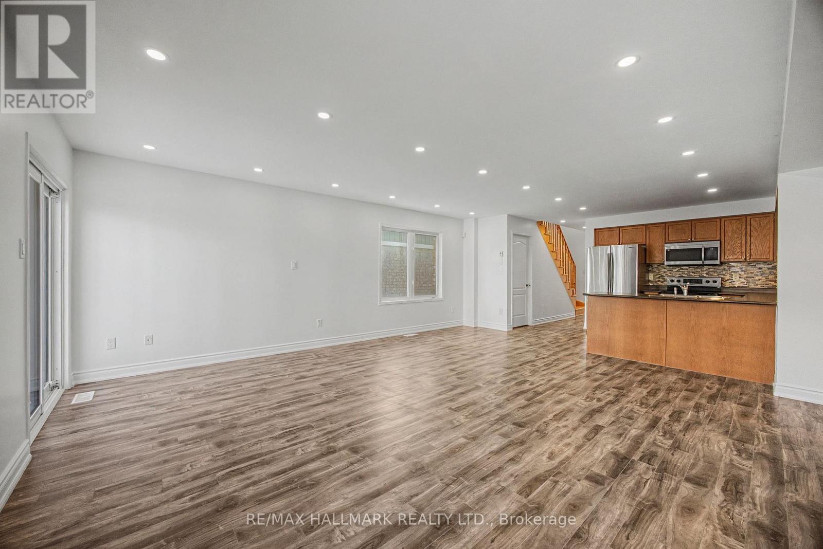 52 Acorn Lane, Bradford West Gwillimbury, Ontario  L3Z 0H6 - Photo 13 - N12760478