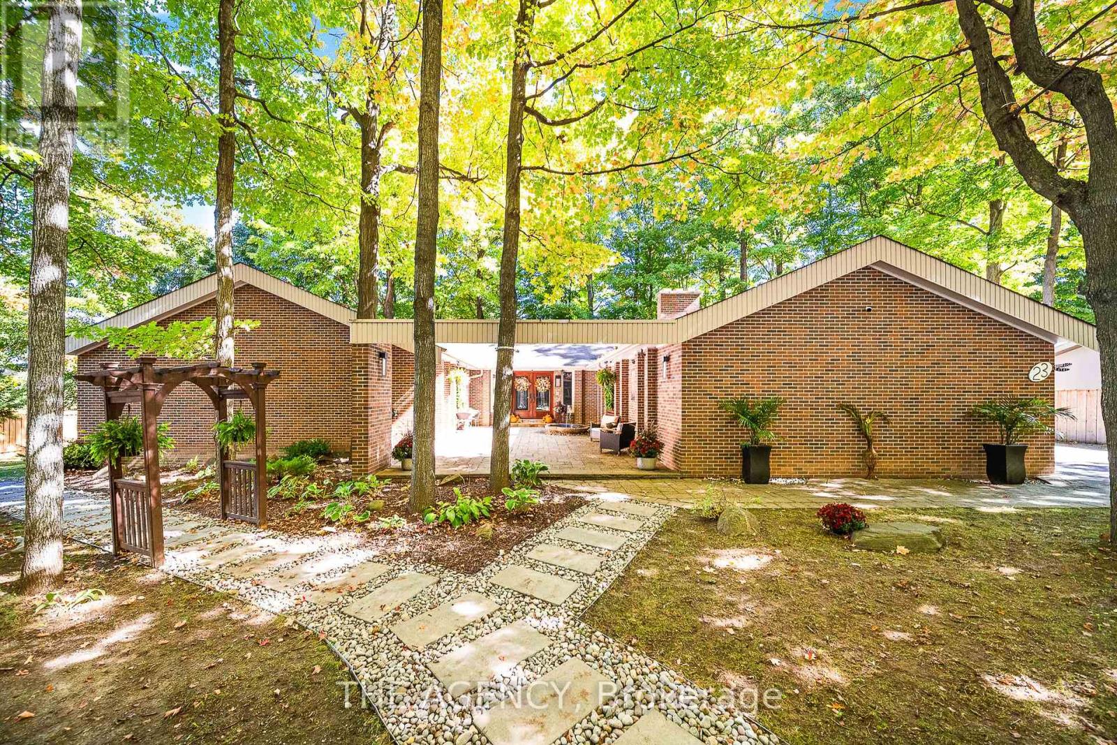 23 Cedarwood Crescent, King, Ontario  L0G 1N0 - Photo 2 - N12761030