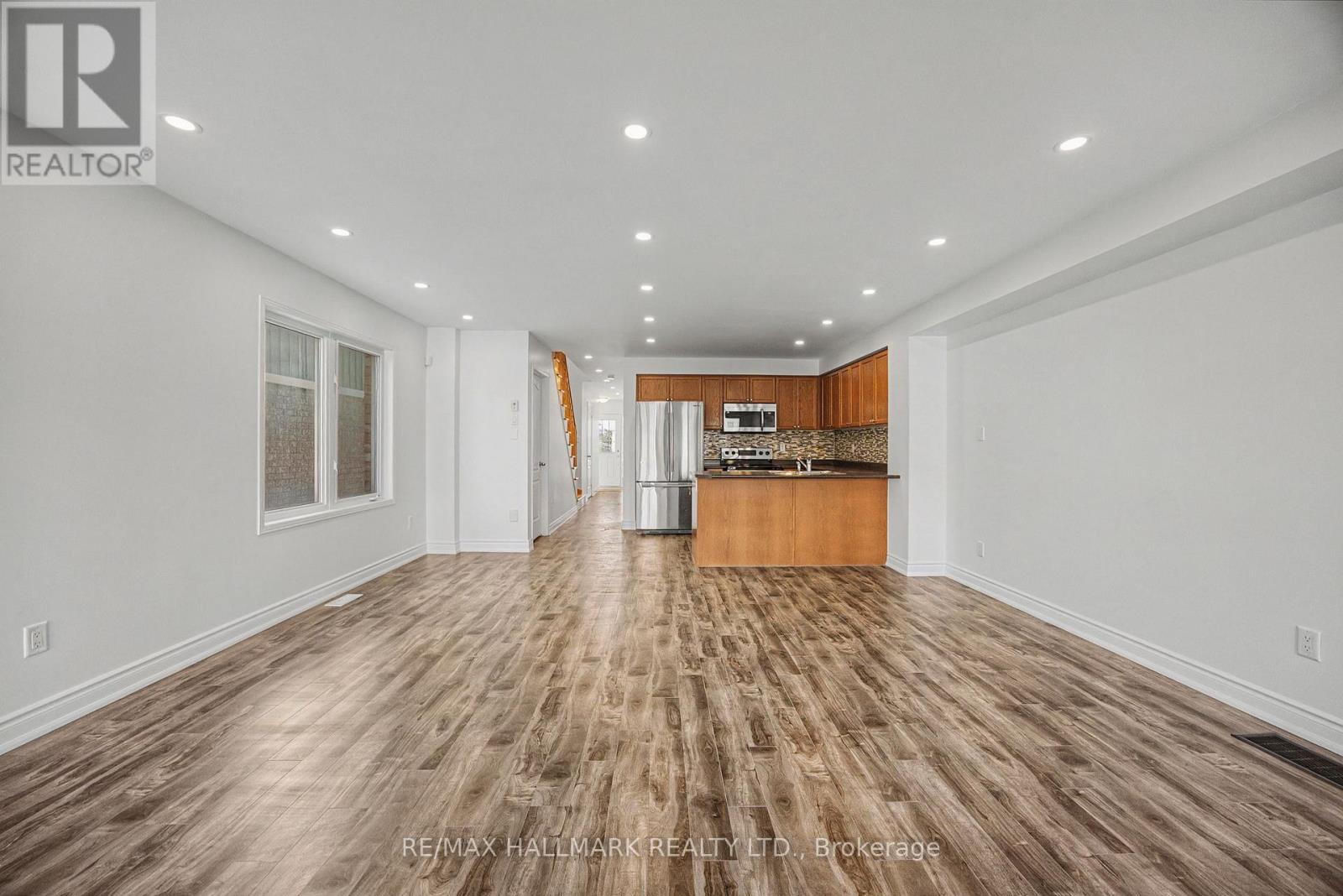 52 Acorn Lane, Bradford West Gwillimbury, Ontario  L3Z 0H6 - Photo 12 - N12760478