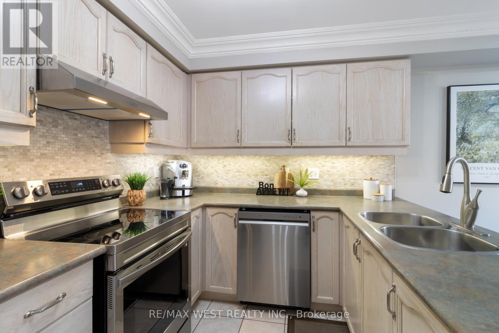 81 Purcell Crescent, Vaughan, Ontario  L6A 3C6 - Photo 15 - N12761308