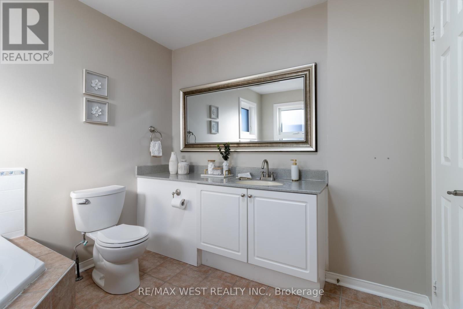 81 Purcell Crescent, Vaughan, Ontario  L6A 3C6 - Photo 35 - N12761308