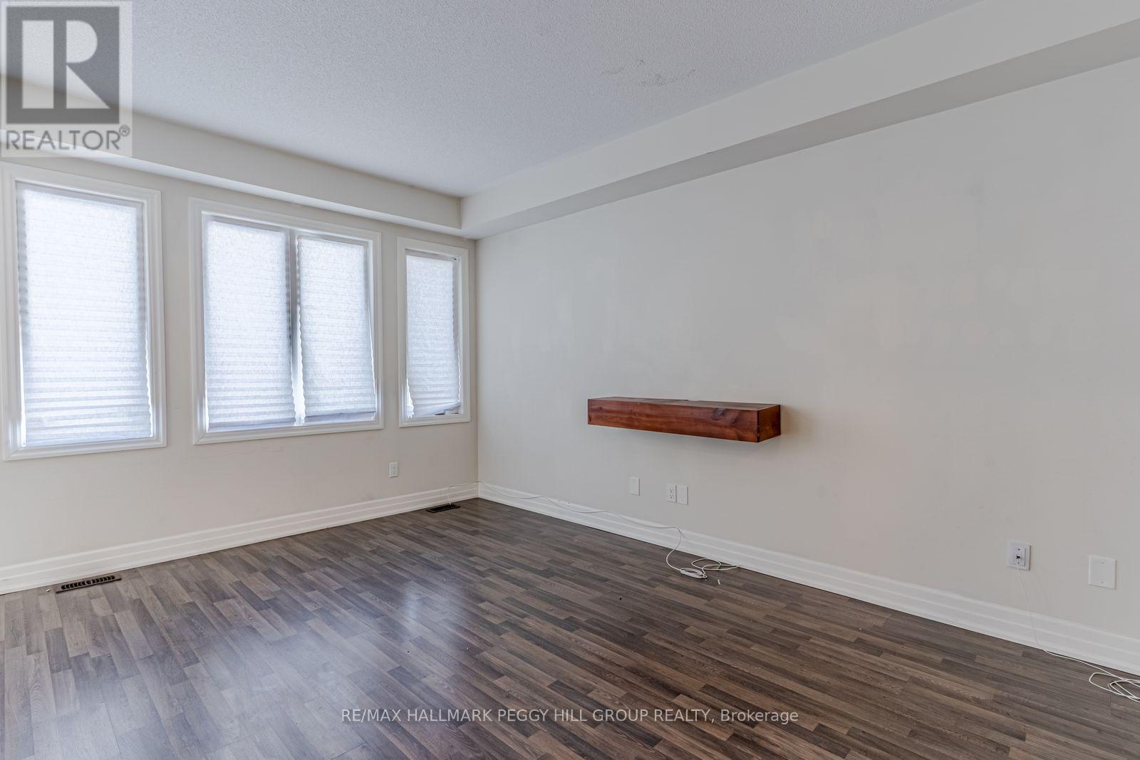 181 Wagner Crescent, Essa, Ontario  L3W 0P6 - Photo 5 - N12761310