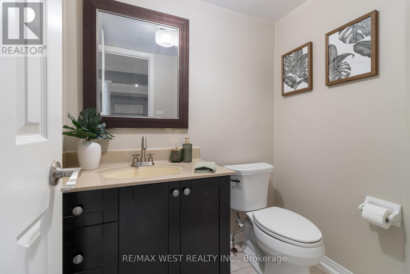 81 Purcell Crescent, Vaughan, Ontario  L6A 3C6 - Photo 6 - N12761308