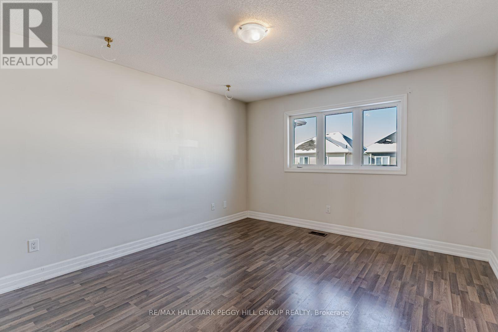 181 Wagner Crescent, Essa, Ontario  L3W 0P6 - Photo 7 - N12761310