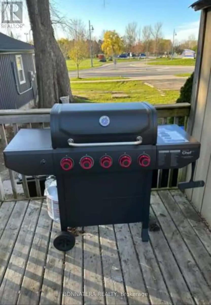 Cabin - 687 Innisfil Beach Road, Innisfil, Ontario  L0L 2M0 - Photo 18 - N12761314