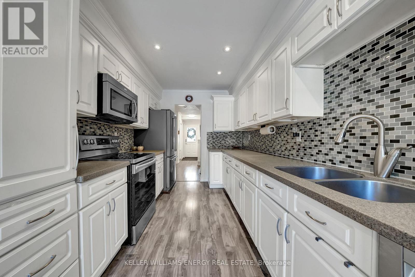 16 Creekwood Crescent, Whitby, Ontario  L1R 2K3 - Photo 18 - E12761400