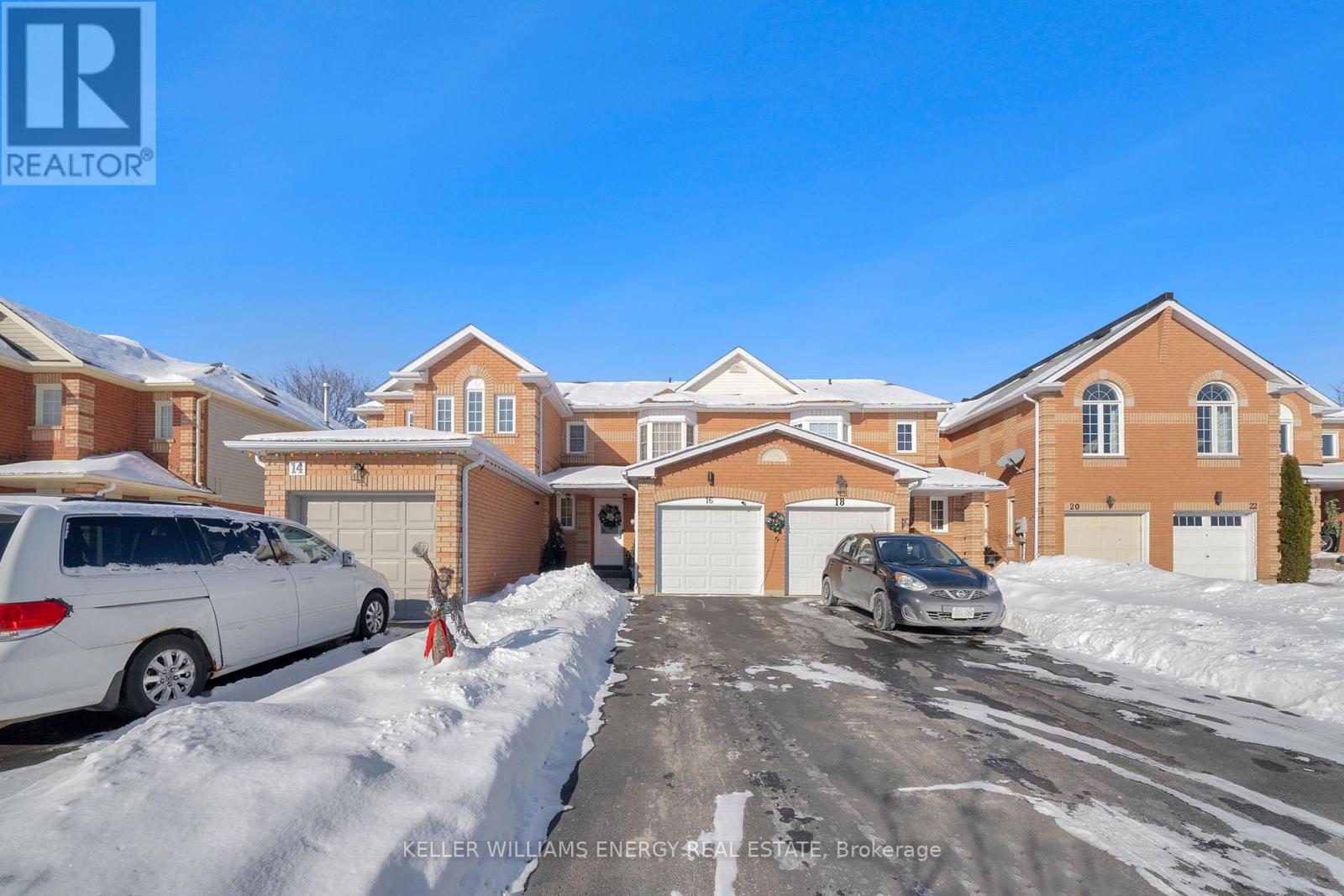 16 Creekwood Crescent, Whitby, Ontario  L1R 2K3 - Photo 2 - E12761400