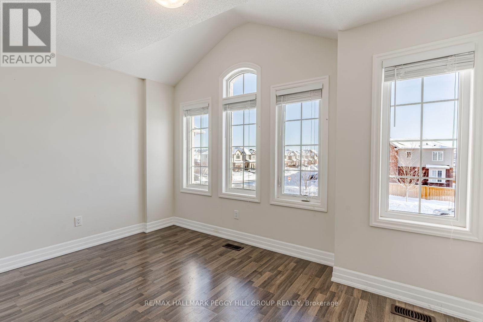 181 Wagner Crescent, Essa, Ontario  L3W 0P6 - Photo 10 - N12761310