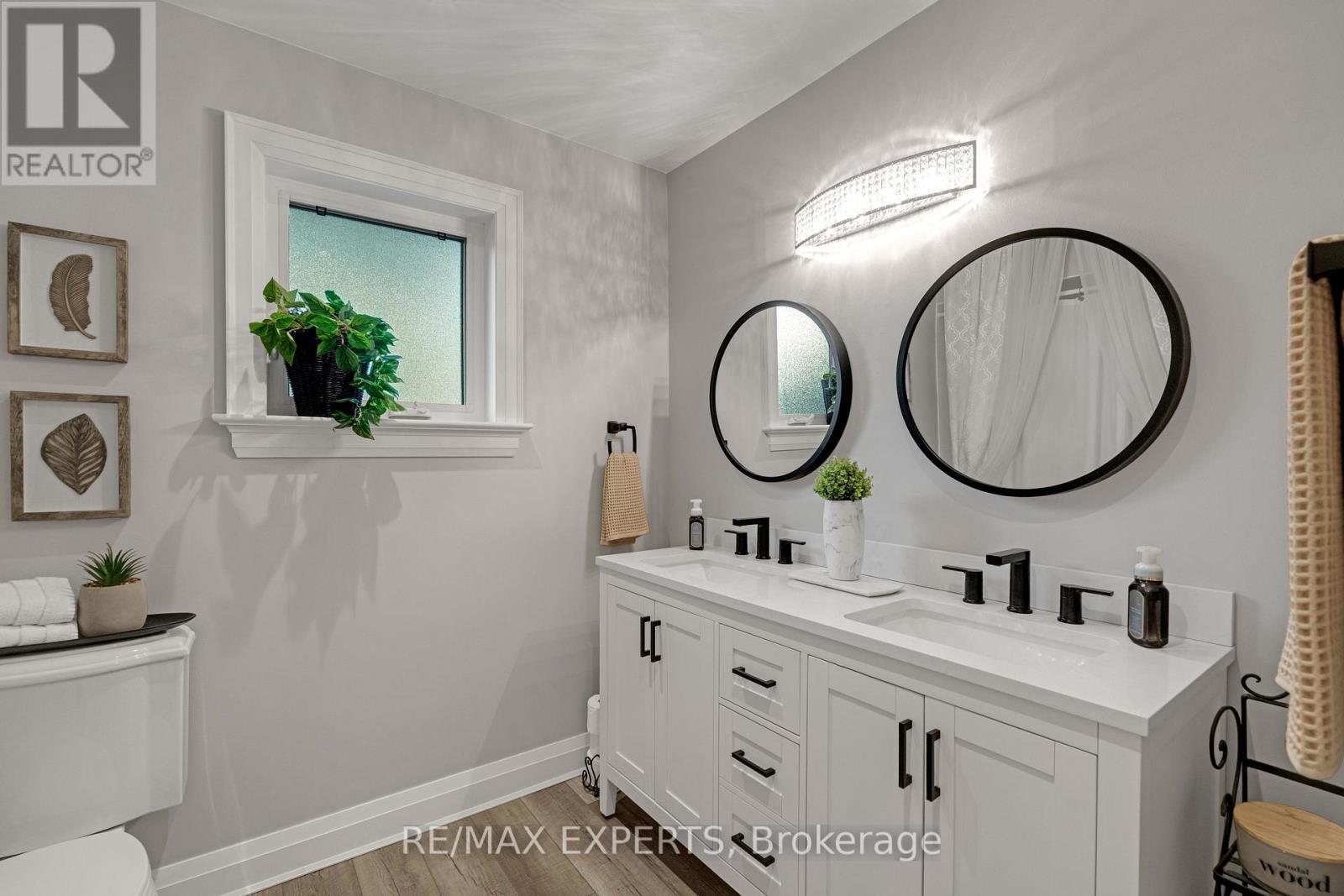 66 Sylvan Crescent, Richmond Hill, Ontario  L4E 3A1 - Photo 31 - N12761432