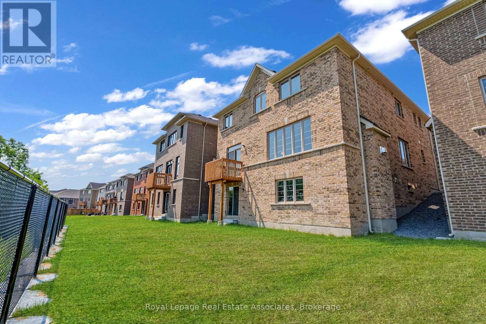 29 John Dallimore Drive, Georgina, Ontario  L4P 0S6 - Photo 28 - N12761452