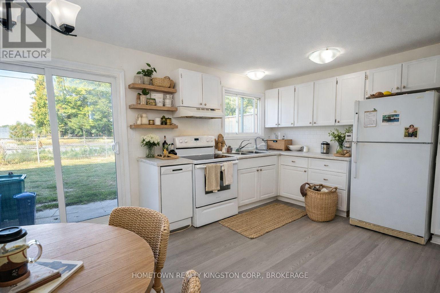 983 Oakview Avenue, Kingston, Ontario  K7M 6W9 - Photo 9 - X12634040