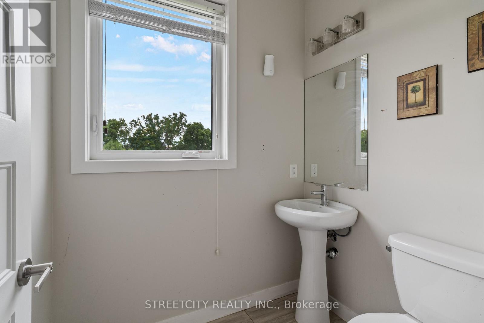 964 West Village Square, London North, Ontario  N6H 0J7 - Photo 20 - X12760804