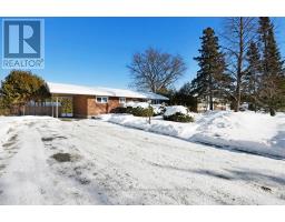 7 ATTWOOD CRESCENT, Ottawa, Ontario