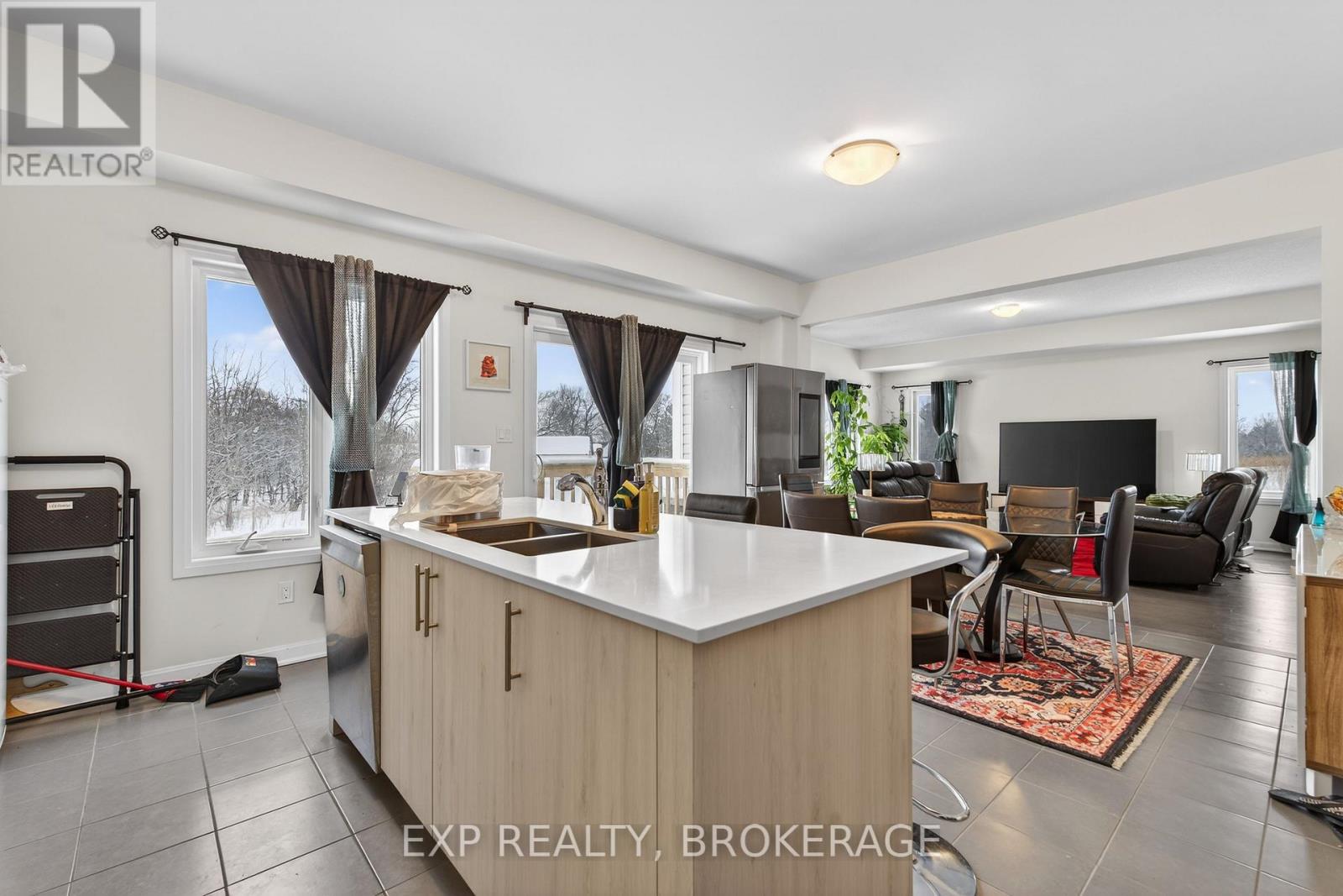 54 Oakmont Drive, Loyalist, Ontario  K0H 1G0 - Photo 15 - X12761026