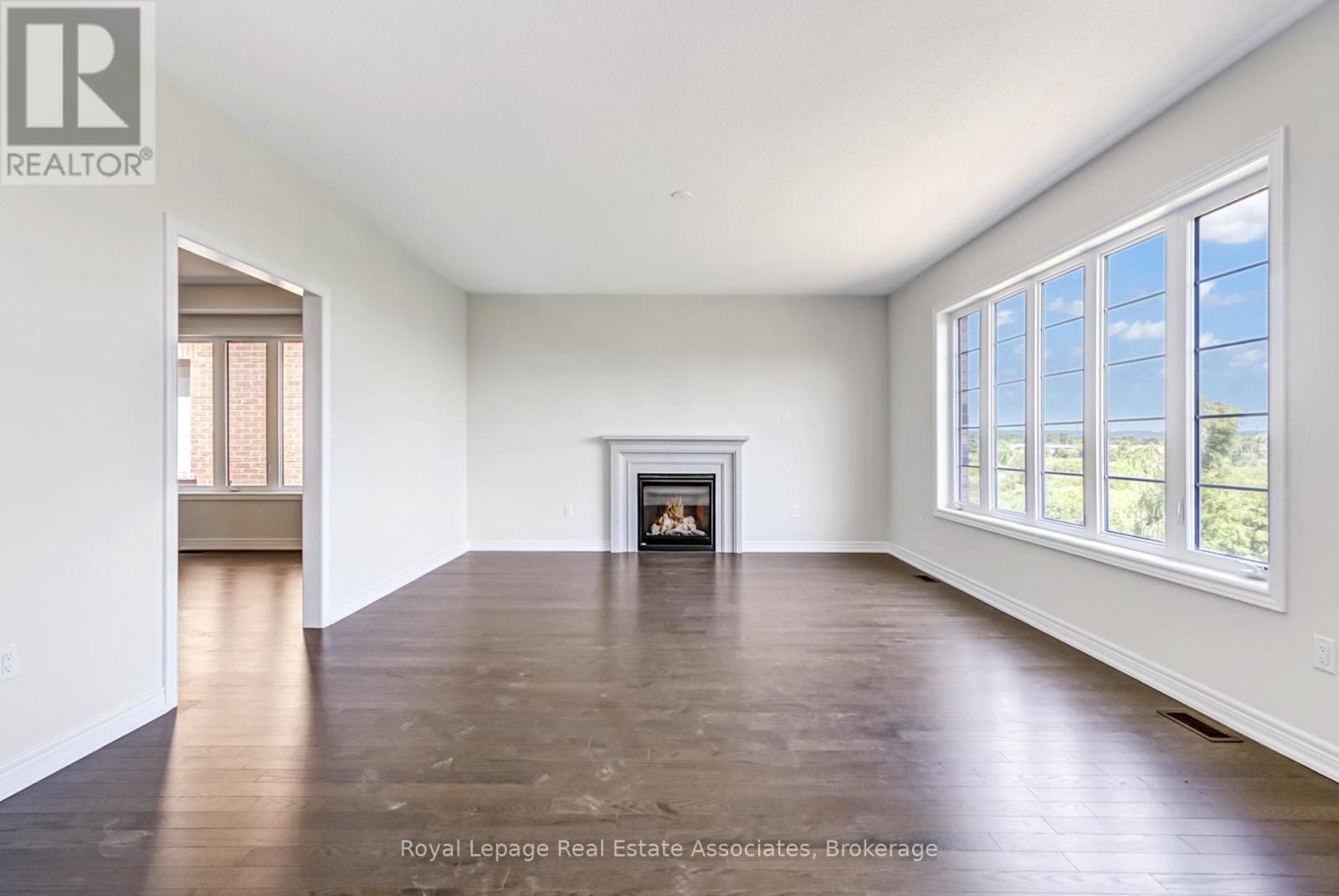 29 John Dallimore Drive, Georgina, Ontario  L4P 0S6 - Photo 7 - N12761452