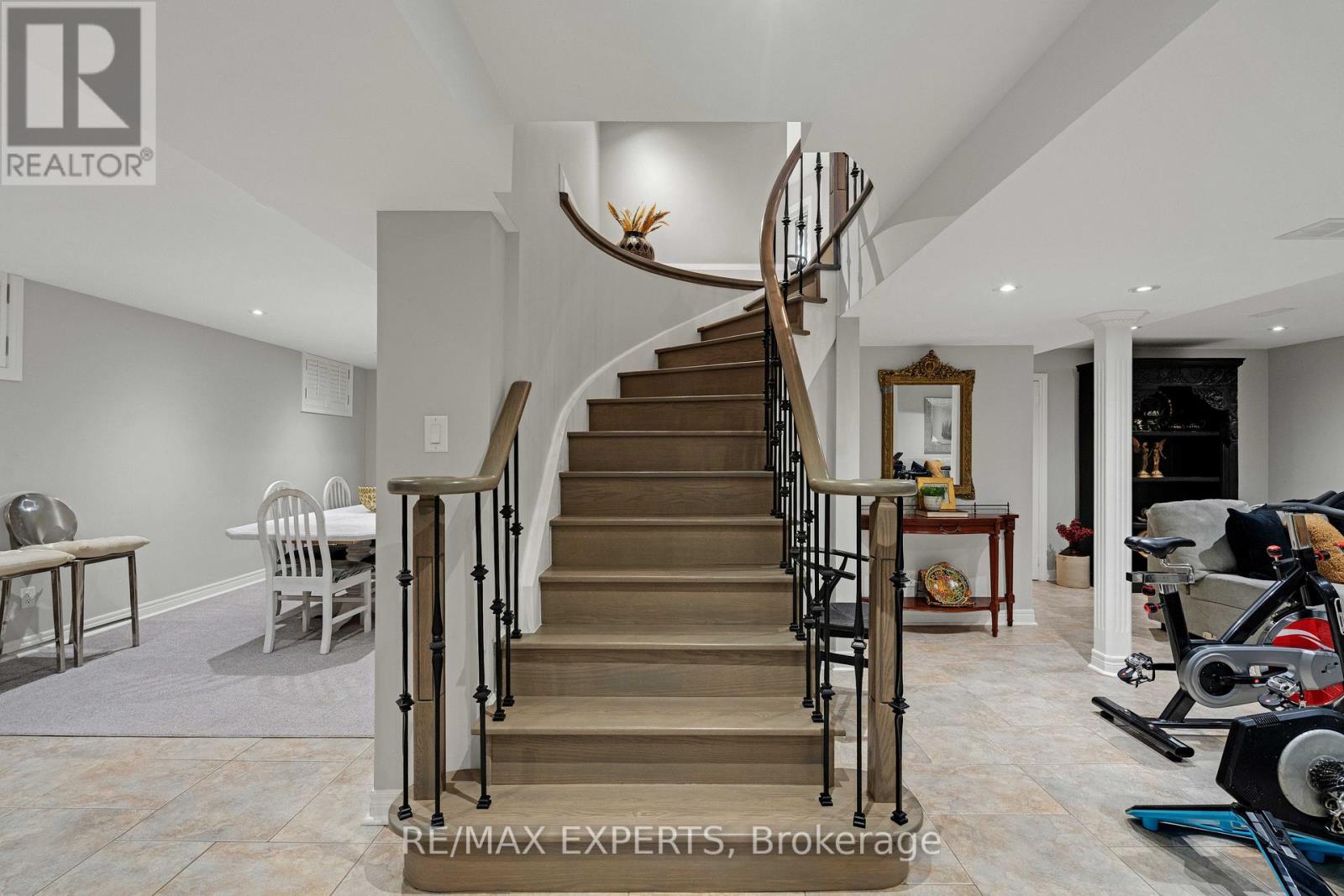 66 Sylvan Crescent, Richmond Hill, Ontario  L4E 3A1 - Photo 32 - N12761478