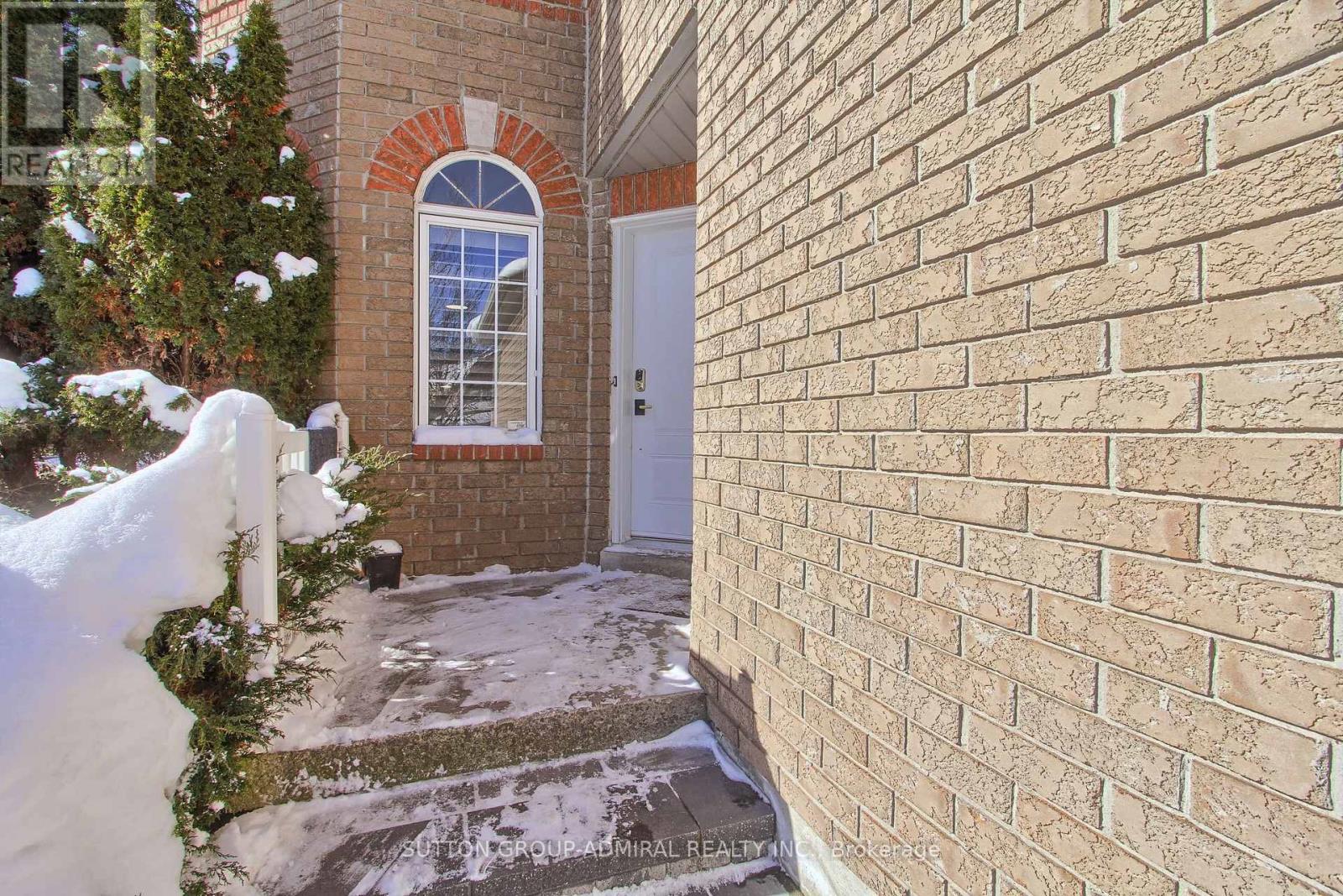 87 Stemmle Drive, Aurora, Ontario  L4G 6N4 - Photo 3 - N12761466