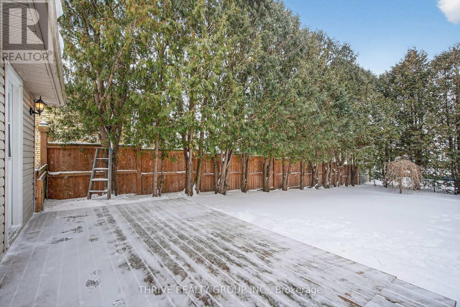 114 Parkview Drive, Strathroy-Caradoc, Ontario  N7G 4A3 - Photo 30 - X12761094