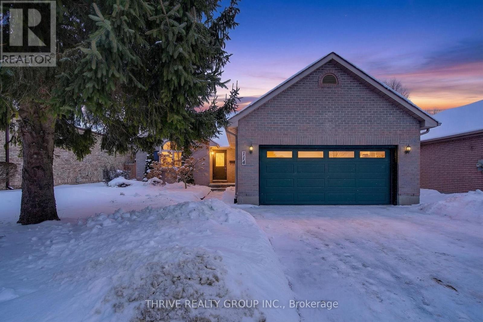 114 Parkview Drive, Strathroy-Caradoc, Ontario  N7G 4A3 - Photo 1 - X12761094