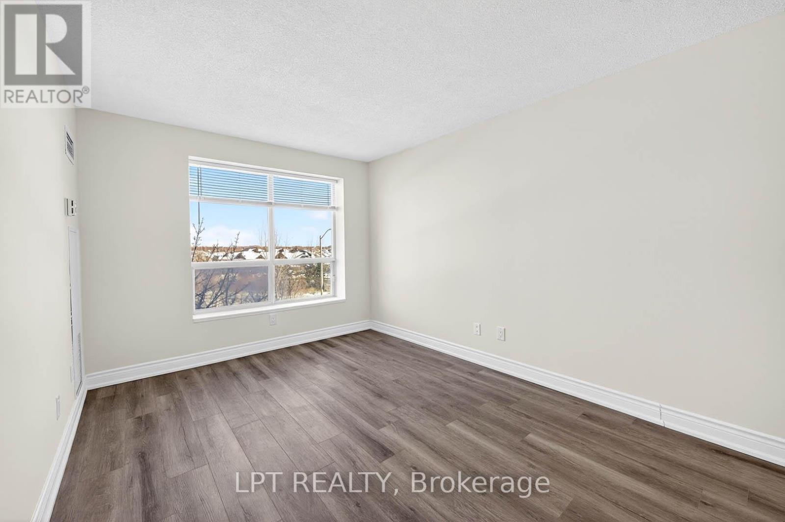 501 - 51 Baffin Court, Richmond Hill, Ontario  L4B 4P6 - Photo 9 - N12761496