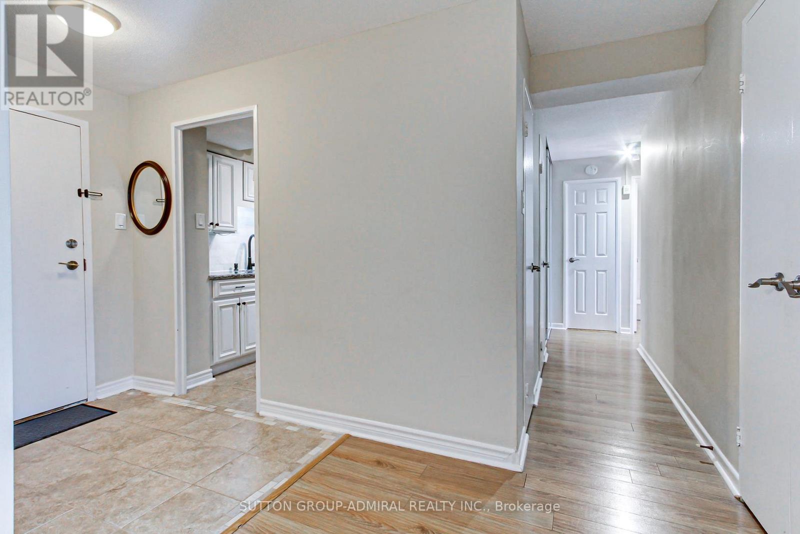 303 - 1 Royal Orchard Boulevard, Markham, Ontario  L3T 3C2 - Photo 8 - N12761528