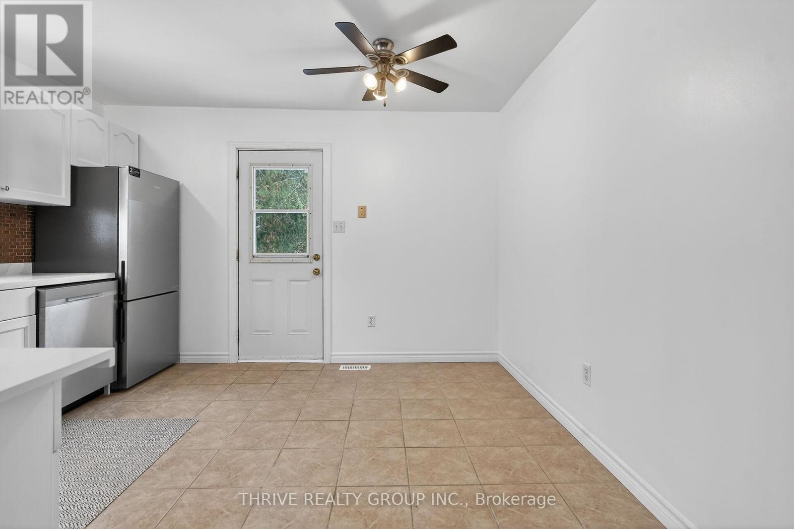 114 Parkview Drive, Strathroy-Caradoc, Ontario  N7G 4A3 - Photo 11 - X12761094