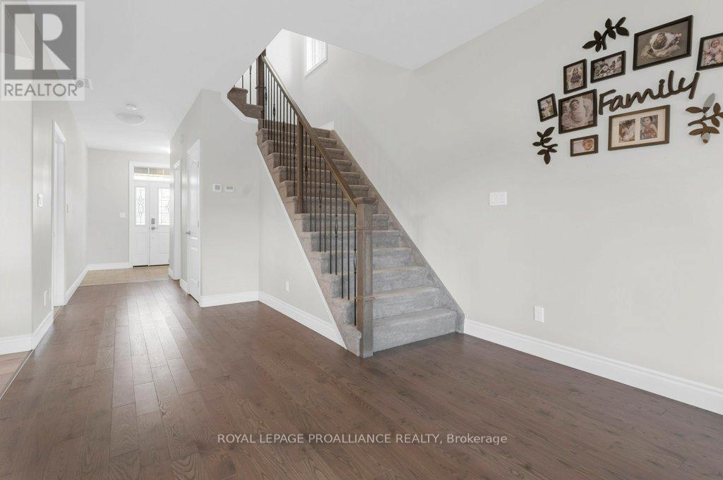 108 Ledgerock Court, Quinte West, Ontario  K8R 0A1 - Photo 8 - X12761228