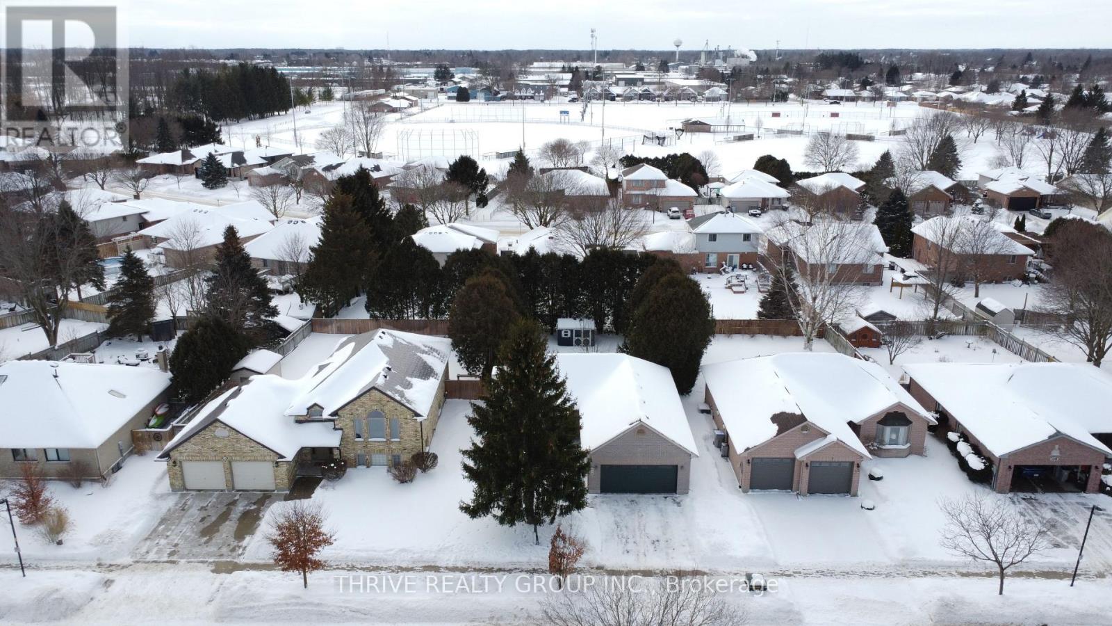 114 Parkview Drive, Strathroy-Caradoc, Ontario  N7G 4A3 - Photo 3 - X12761094