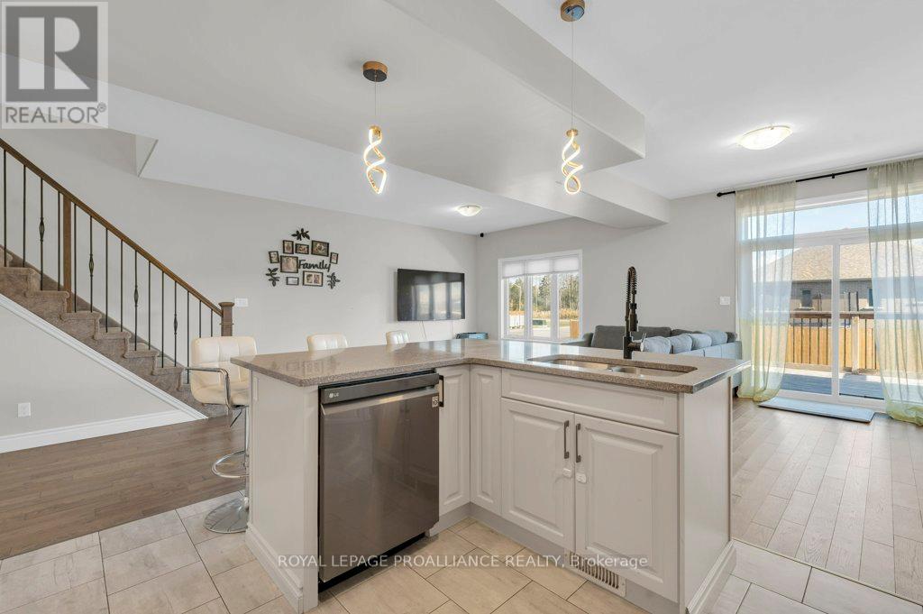 108 Ledgerock Court, Quinte West, Ontario  K8R 0A1 - Photo 15 - X12761228