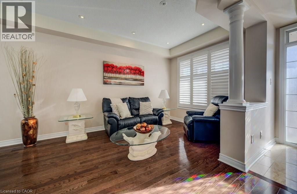 538 Thomas Slee Drive, Kitchener, Ontario  N2P 2Y7 - Photo 4 - 40803639