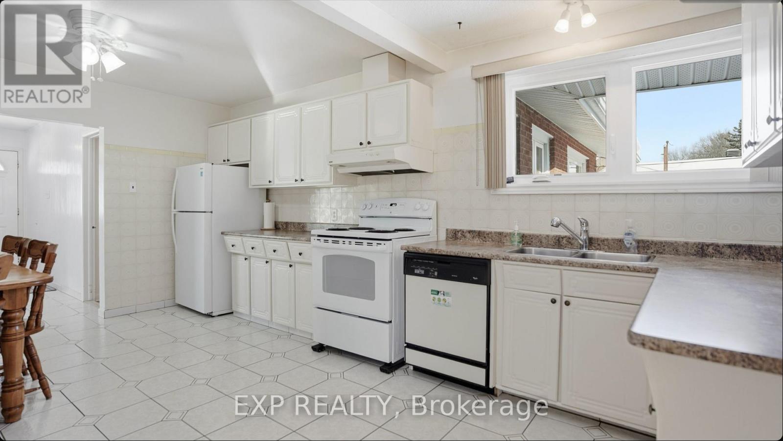 20 Wallford Way, Ottawa, Ontario  K2E 6B4 - Photo 14 - X12725562