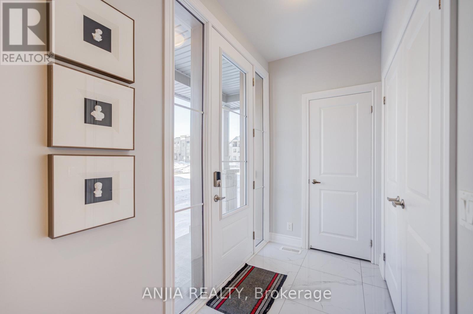 35 York Downs Boulevard, Markham, Ontario  L6C 3J6 - Photo 8 - N12761612