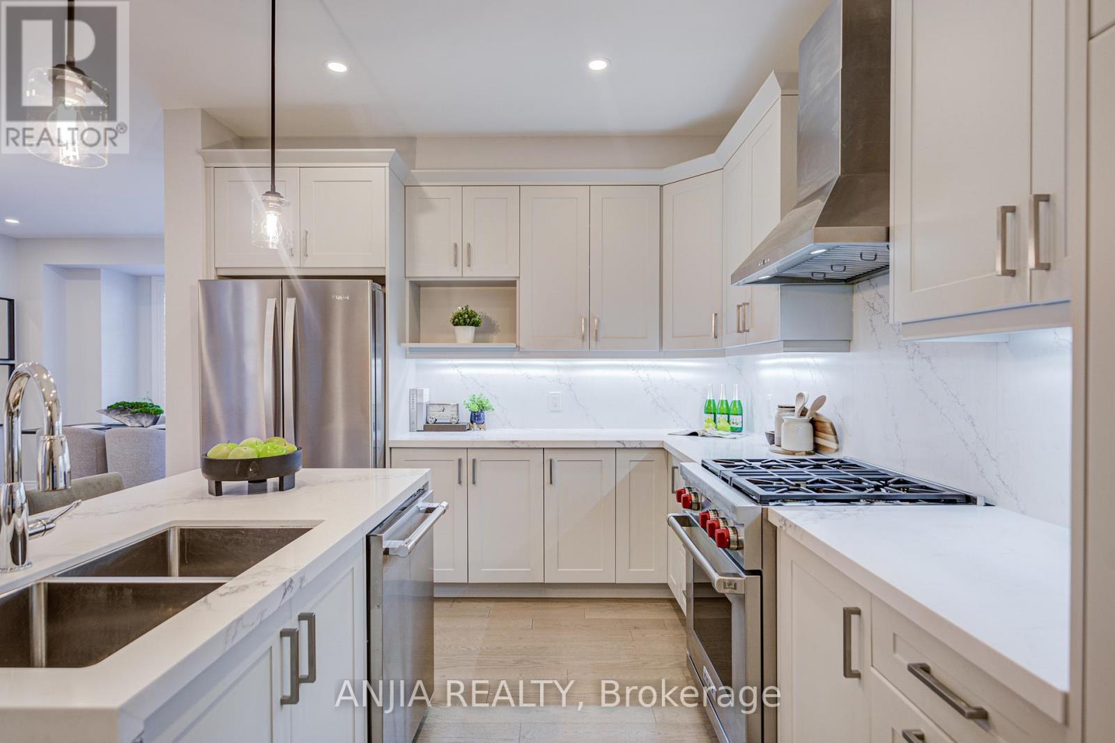 35 York Downs Boulevard, Markham, Ontario  L6C 3J6 - Photo 16 - N12761612