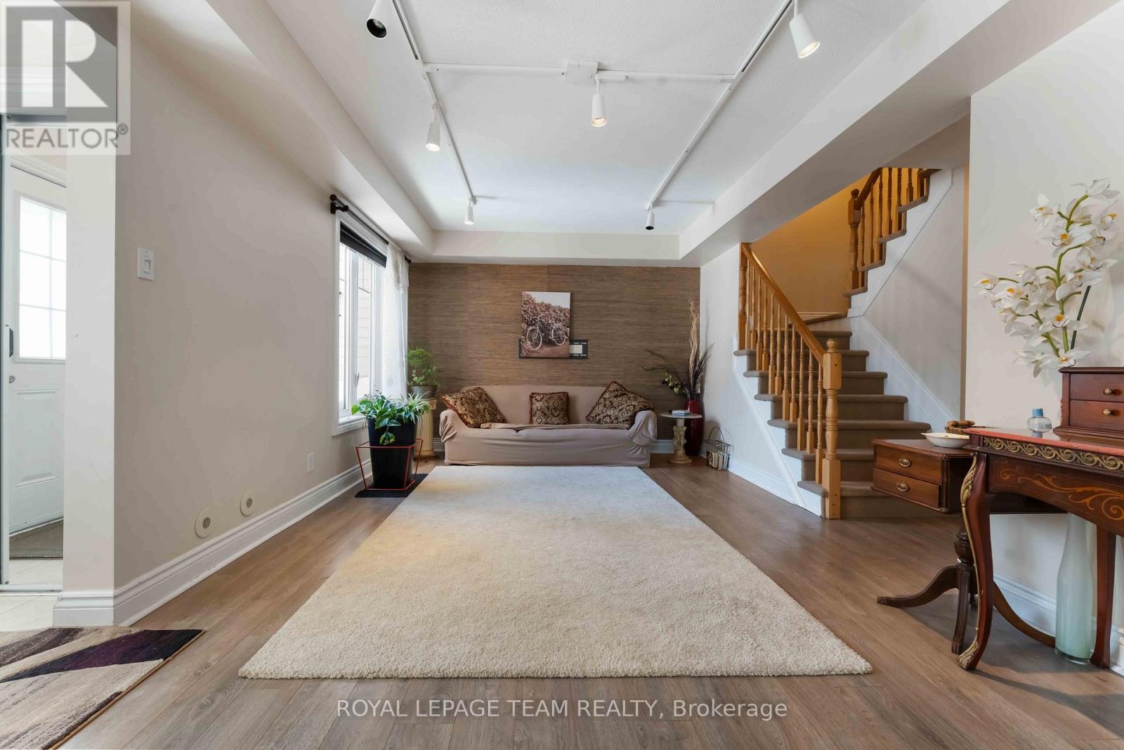 161 Harmattan Avenue, Ottawa, Ontario  K2S 0G3 - Photo 4 - X12740614