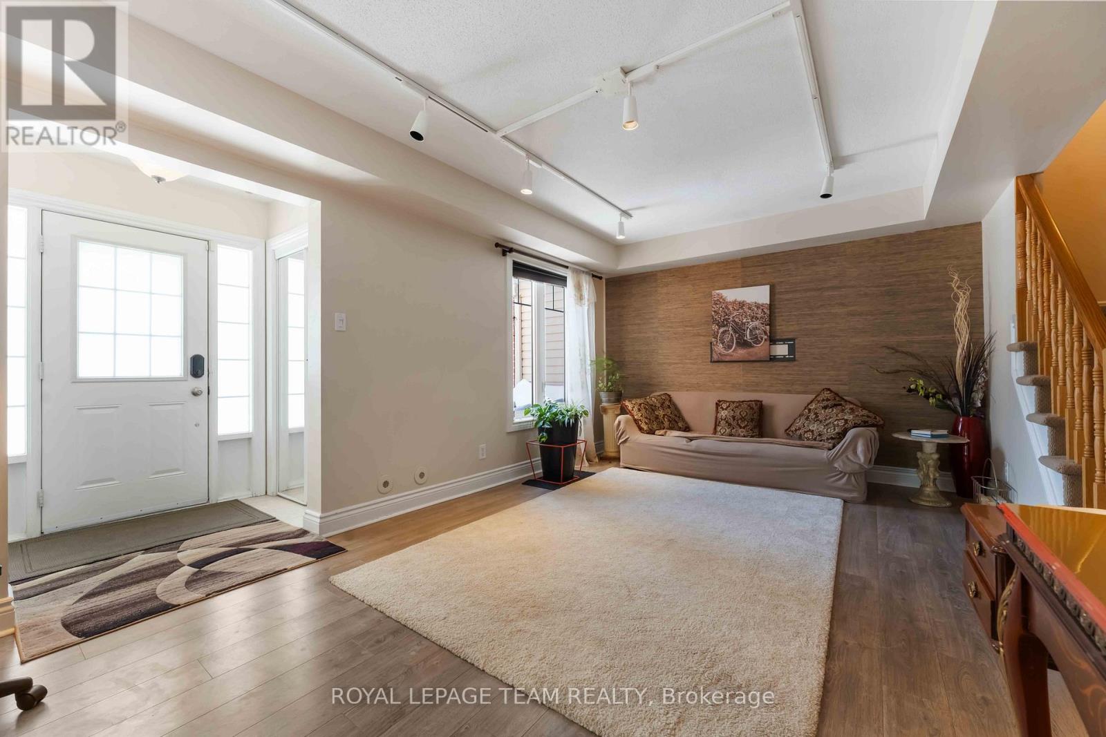 161 Harmattan Avenue, Ottawa, Ontario  K2S 0G3 - Photo 6 - X12740614